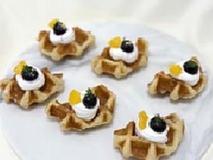 生クリームのミニワッフル